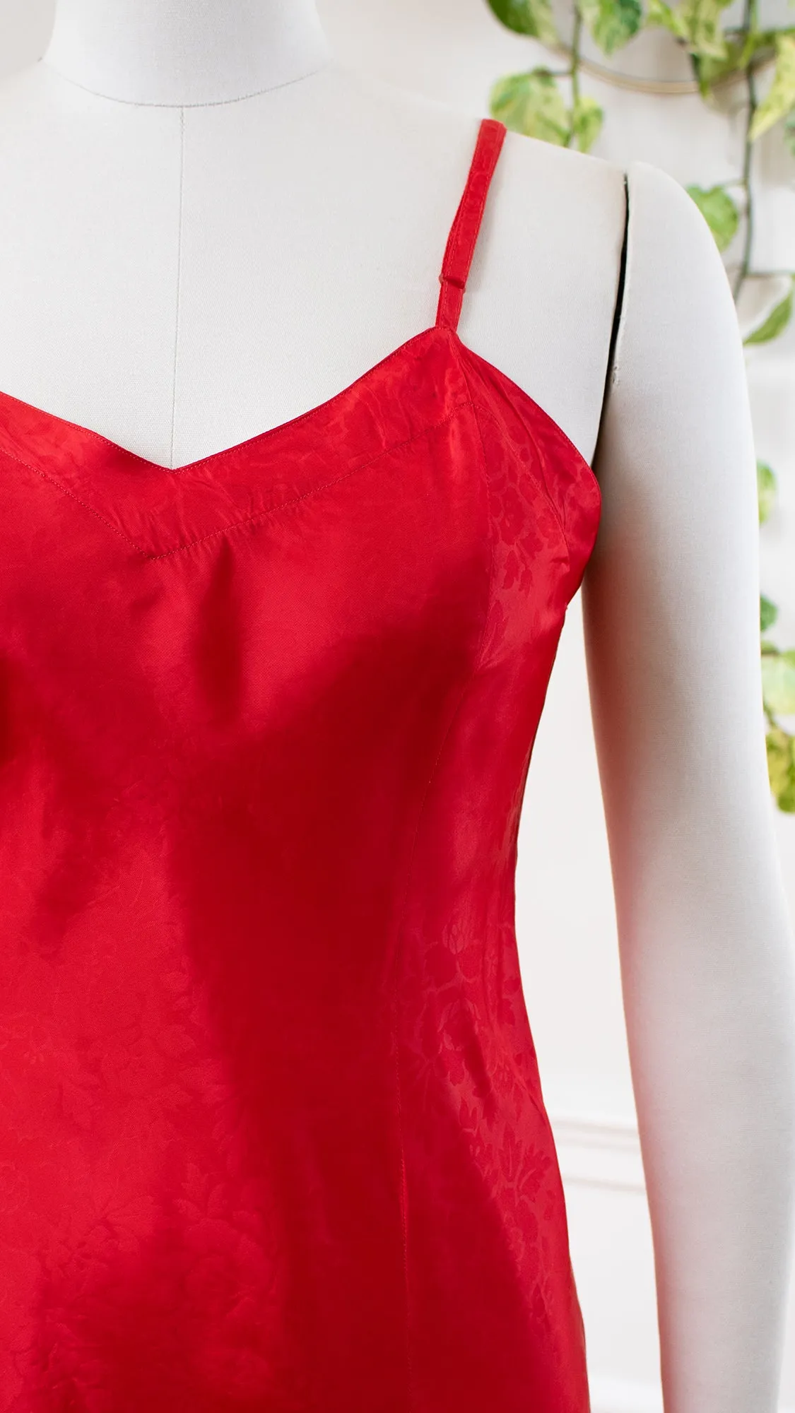 1950s Red Floral Tiered Slip | small
