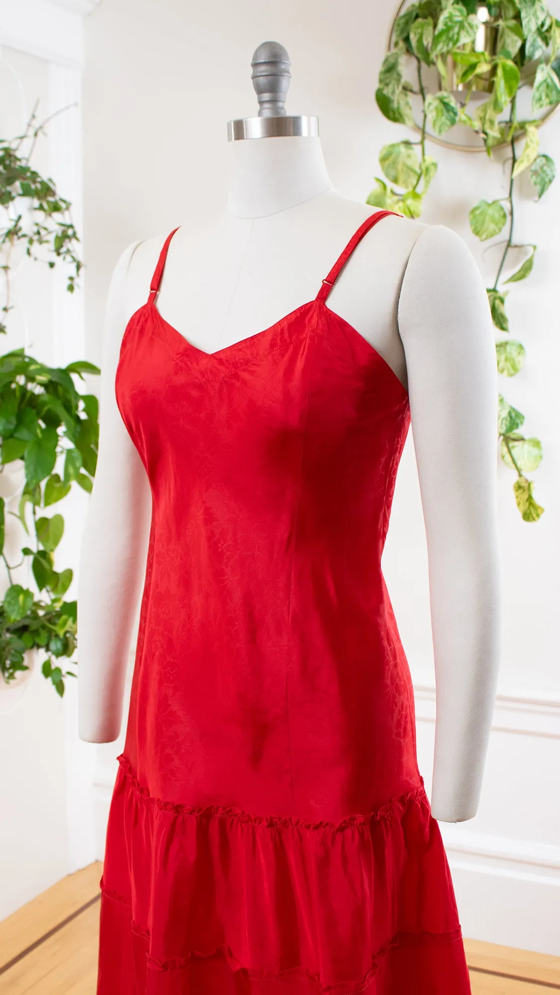 1950s Red Floral Tiered Slip | small