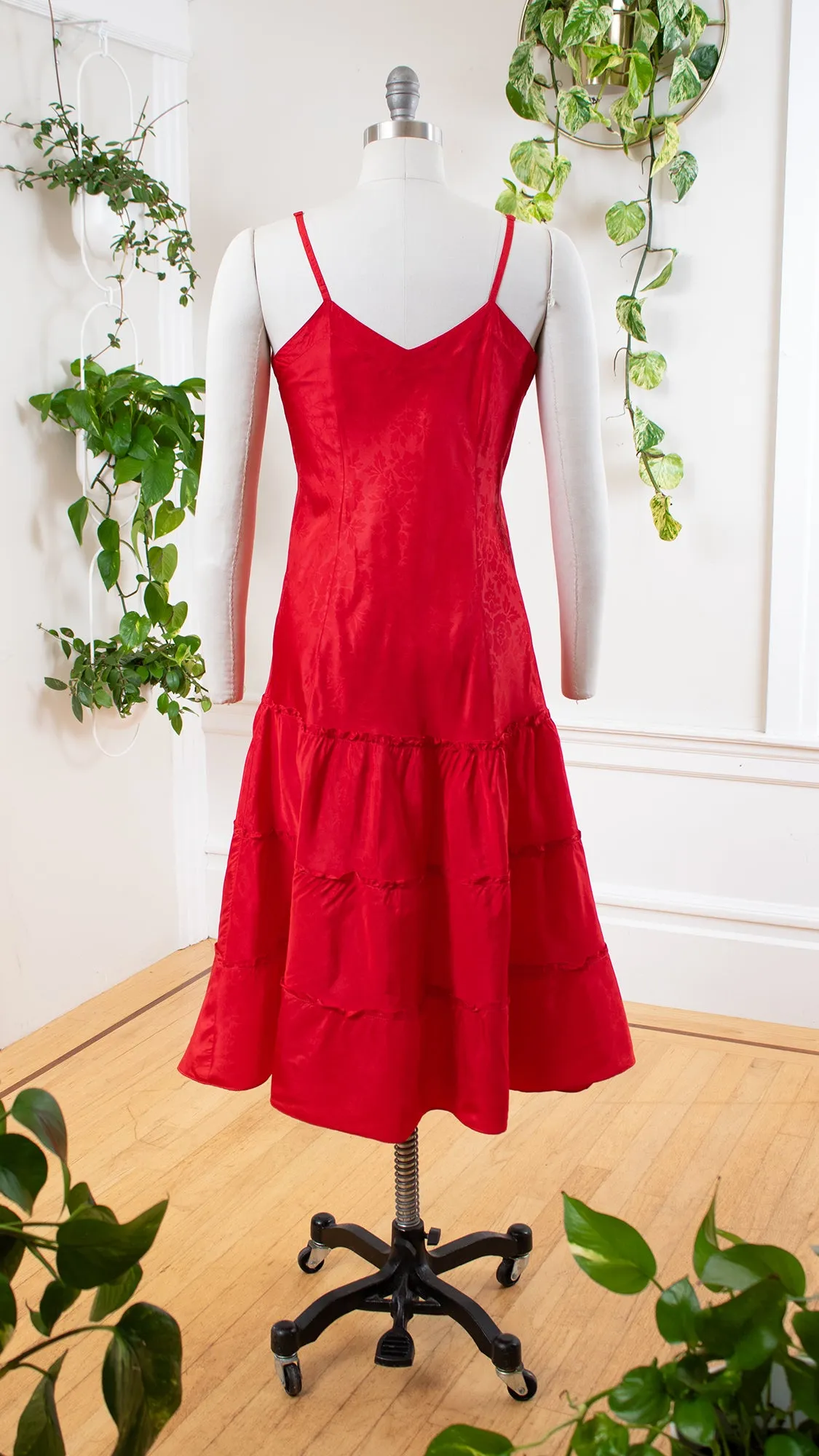 1950s Red Floral Tiered Slip | small