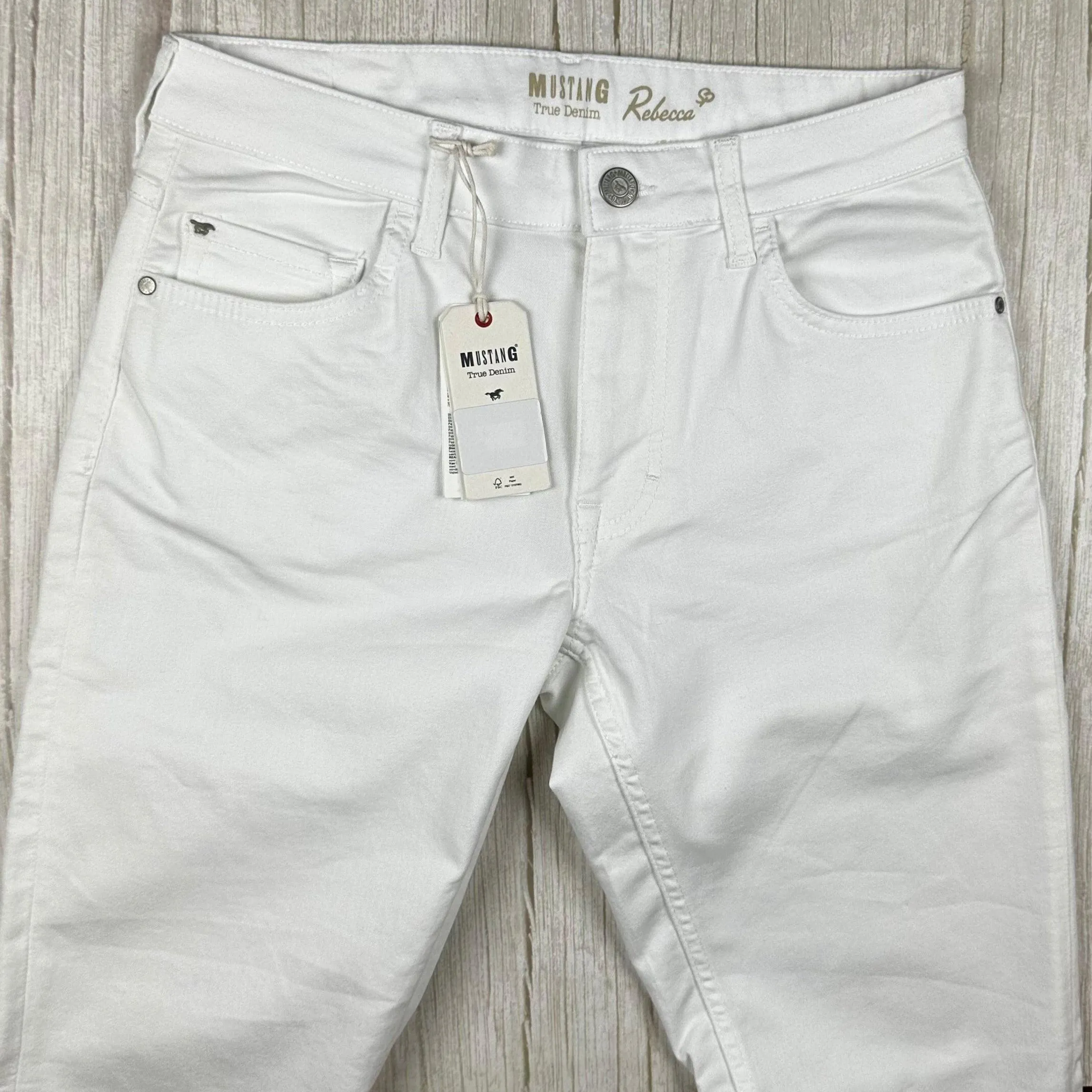 NWT- Mustang 'Rebecca' Slim White Jeans- Size 30/30